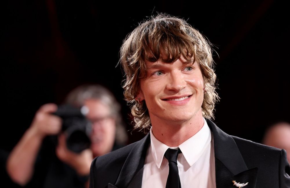 Qui est Connor Storrie, la star de « Heated Rivalry » qui parle français ?