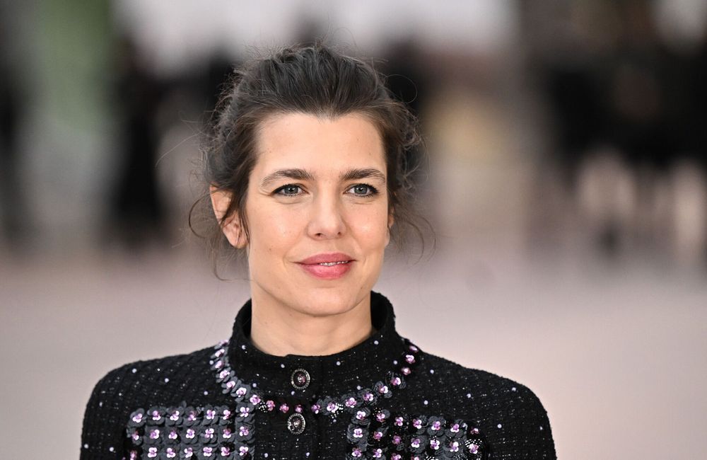 Charlotte Casiraghi éblouit le Bal de la Rose avec une coiffure des plus glamours