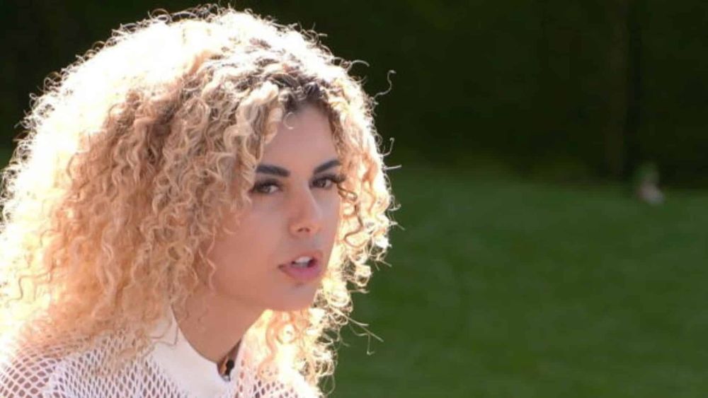 Zoé (Secret Story) : son geste en vidéo dégoûte les internautes, la séquence devient virale !