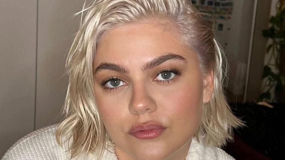 Louane : bouleversée, elle se confie sur sa relation avec Michel Blanc, "Il était assez dur avec moi"
