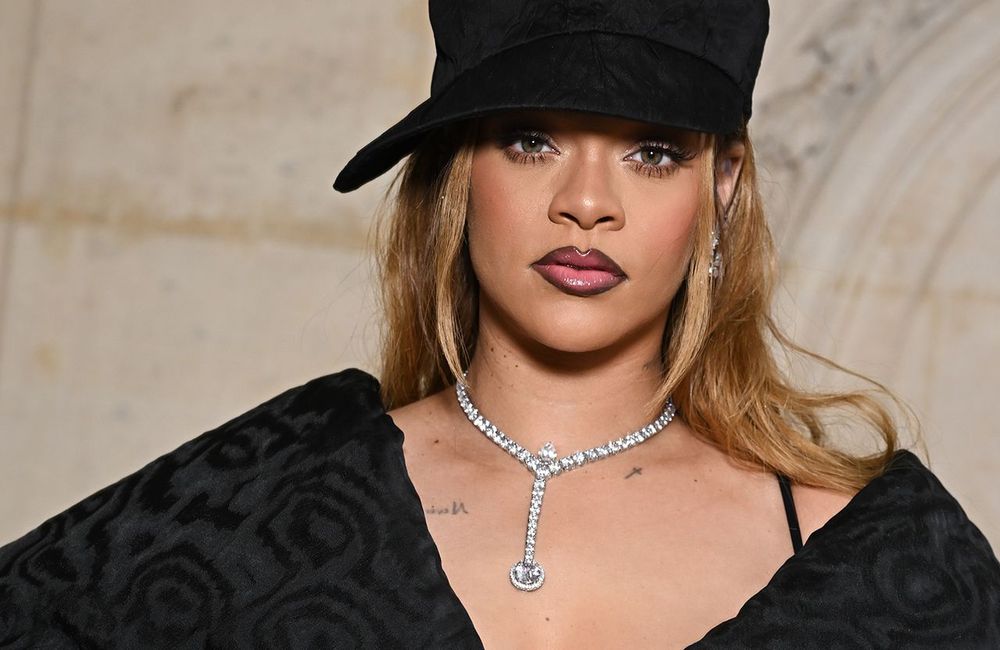 Métamorphosée, Rihanna succombe une nouvelle fois à la coupe garçonne