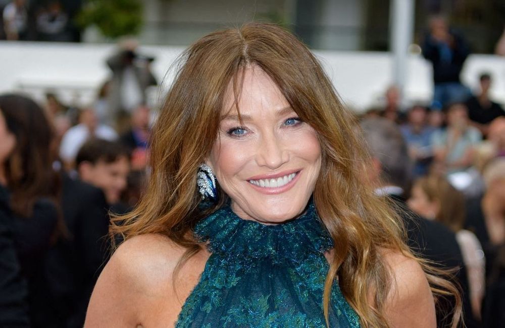 Carla Bruni se confie sur la notoriété de sa fille Giulia, 13 ans, sur les réseaux sociaux