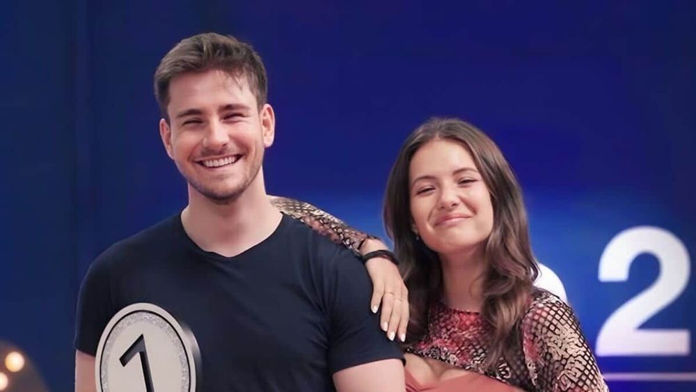 Julien Lieb (Star Academy) très complice avec Elsa Bois dans un projet perso