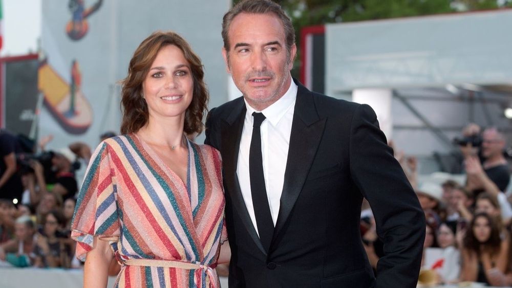 Après 10 ans de relation, Nathalie Péchalat aurait quitté Jean Dujardin, un coup dur pour l’acteur