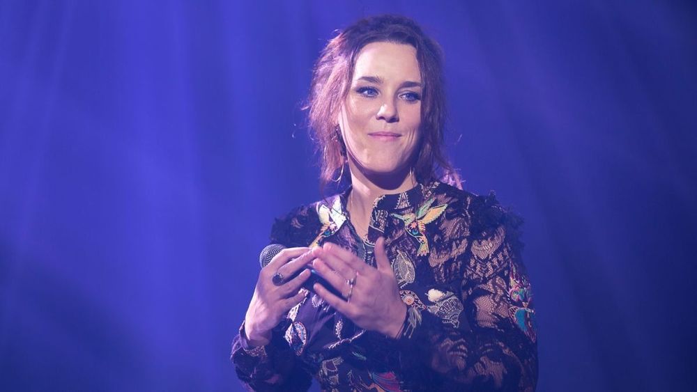 La chanteuse Zaz se confie sur ses débuts difficiles : “C’était violent la méchanceté”