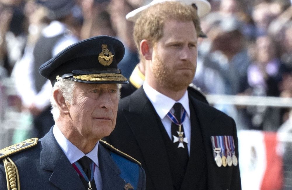 Charles III et le Prince Harry réunis ? Le père et le fils devraient bientôt se revoir...