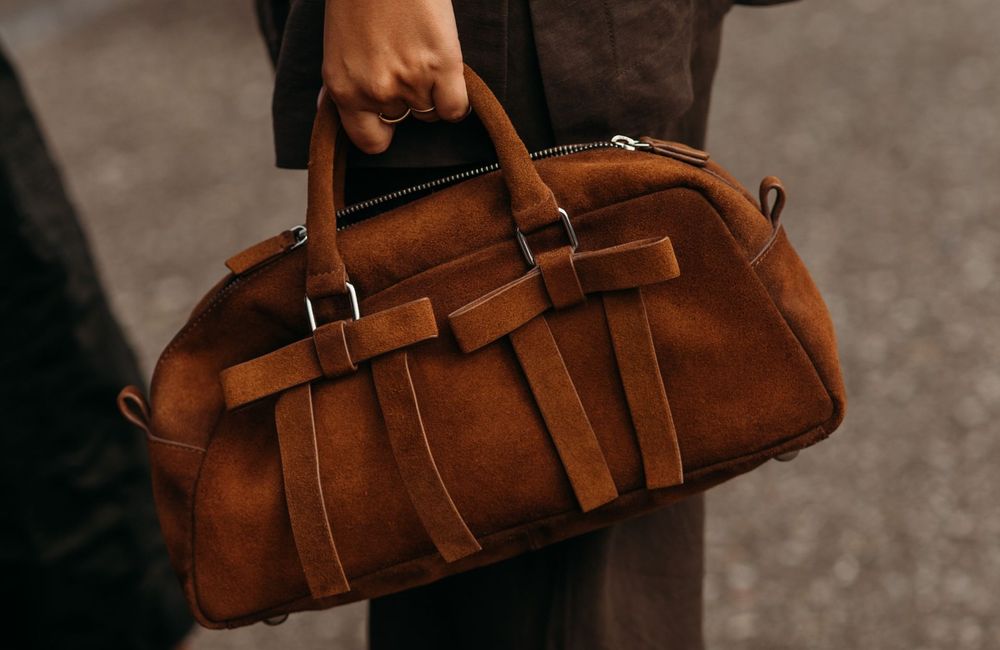 Les sacs à main minimalistes incontournables de l’automne 2025