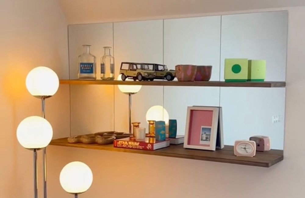 DIY déco : l’étagère miroir qui donne l’illusion d’un espace plus grand