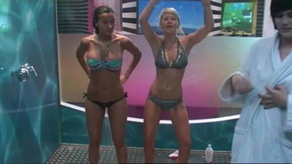 Secret Story : des caméras ont-elles été remises dans les douches pour le retour de l'émission ? La production répond !