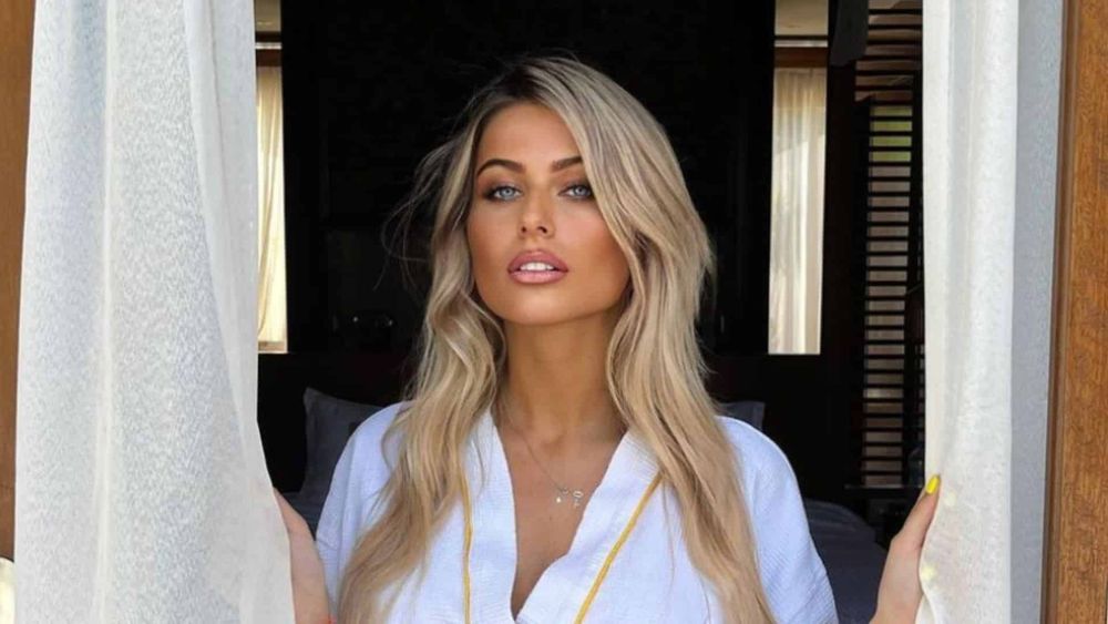 Romane (10 Couples Parfait) : en couple et enceinte de son premier enfant ? La photo qui le prouve !