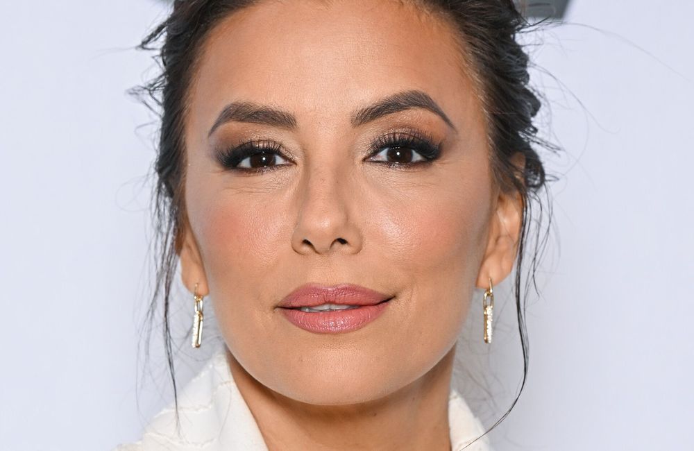 Pour ses 50 ans, Eva Longoria prend la pose et dévoile une silhouette sculpturale