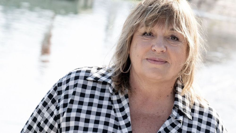 Michèle Bernier, cash sur la vie amoureuse des femmes mûres : “Les hommes préfèrent les jeunes”