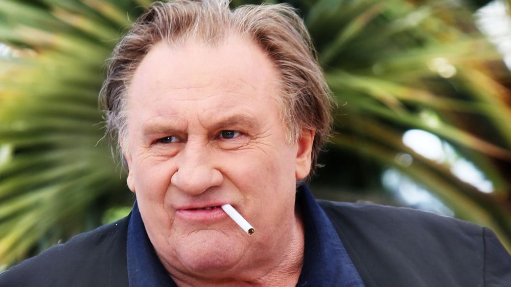 Gérard Depardieu : le réalisateur des Visiteurs balance sur son comportement