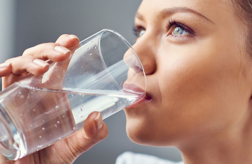 4 conseils pour boire de l'eau plus facilement (testés et validés)