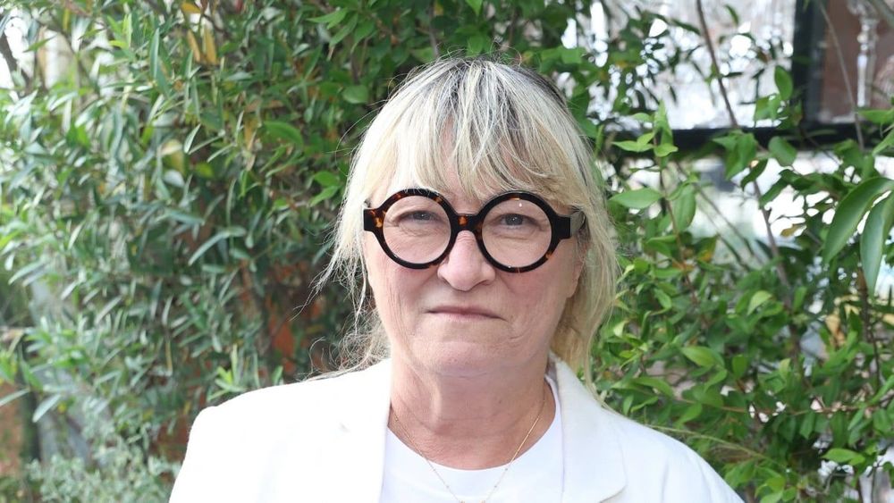 Avec "3000€ de retraite", Christine Bravo habite un ancien moulin du XVIIIᵉ siècle resté entièrement "dans son jus"