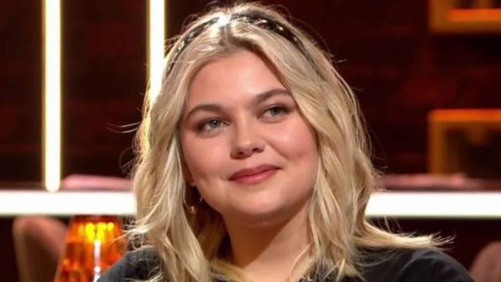 Louane : la chanteuse tente une transformation capillaire qui tourne à la catastrophe, regardez !