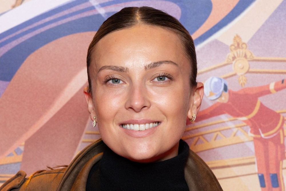 Inès Vandamme (33 ans) sublime en bikini rayé : "Qui veut ?" Son ensemble caniculaire lui a coûté moins de 17€