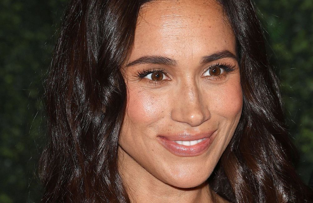 Teint frais et joues rosées : Meghan Markle succombe à la tendance « cold girl »