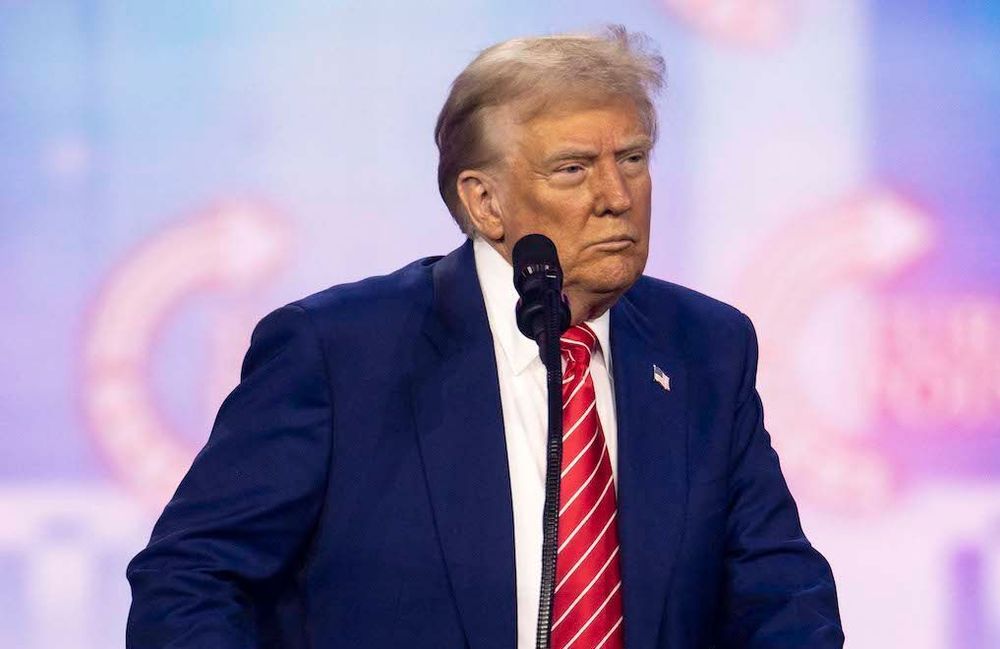 Droits LGBT+ : Donald Trump dit vouloir stopper le « délire transgenre »