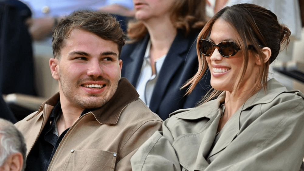 Iris Mittenaere et Antoine Dupont en amoureux au Maroc : ils célèbrent un événement spécial sous le soleil