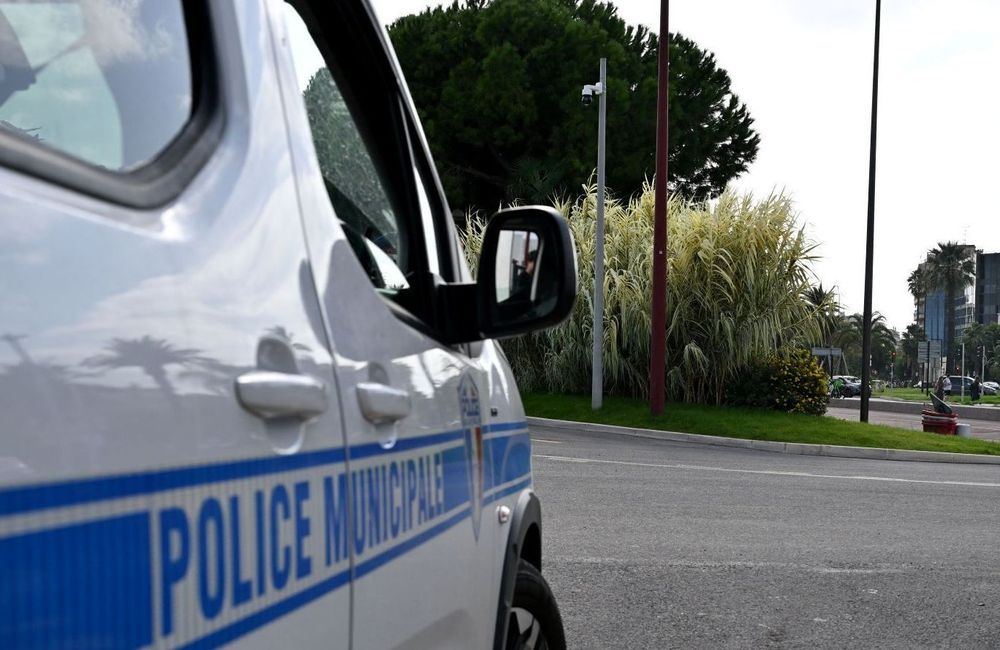 Versailles : une jeune femme de 18 ans poignardée dans le dos, son pronostic vital engagé