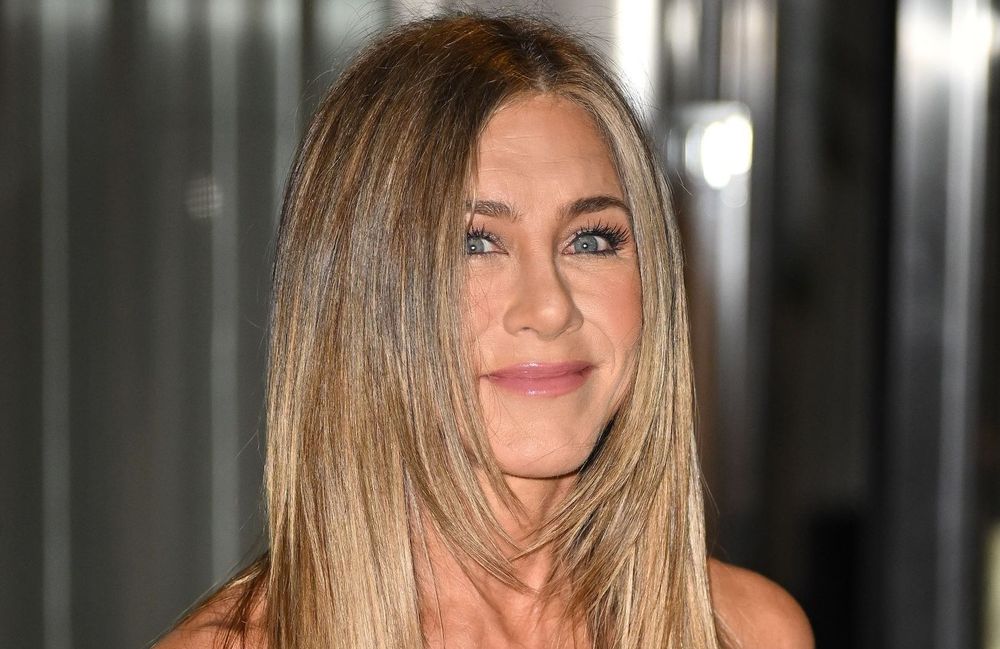 Le geste anti-frisottis de Jennifer Aniston que les coiffeurs approuvent