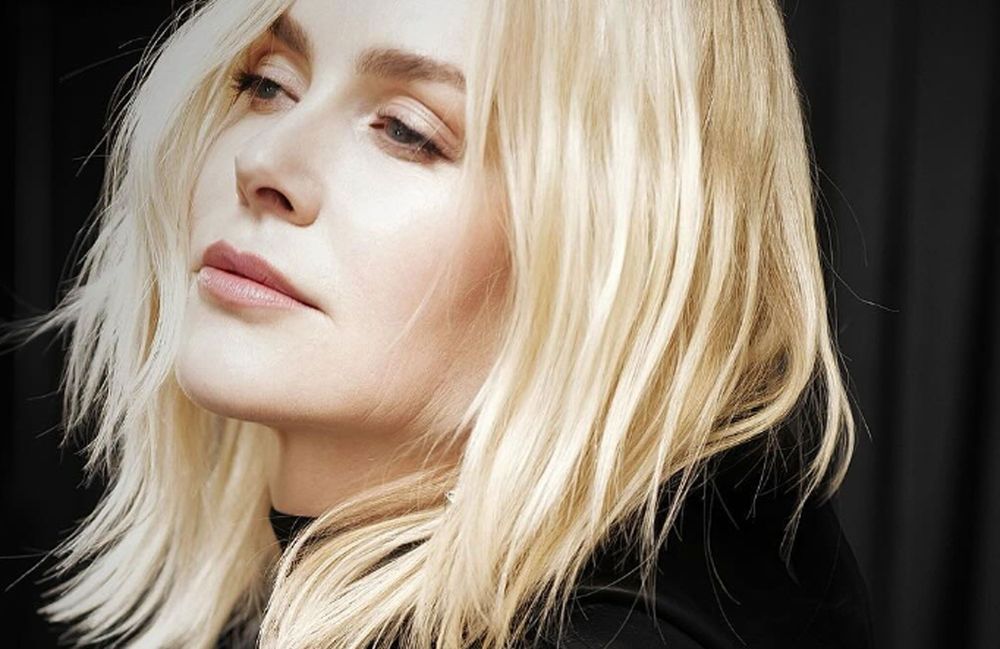 Nicole Kidman ose le blond platine sur un carré des plus tendances