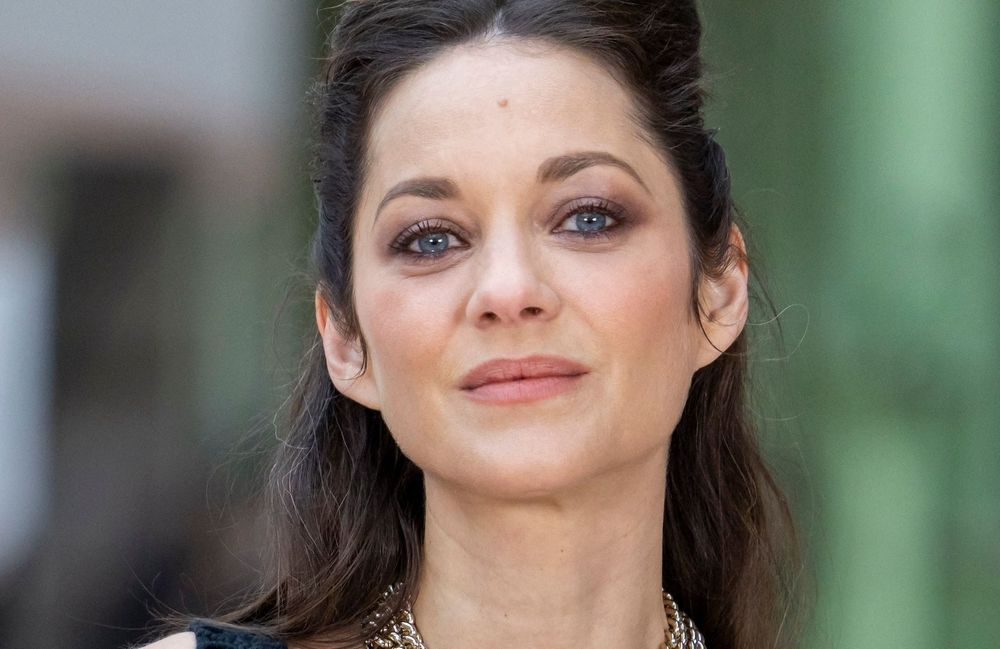 Marion Cotillard : ses rares confidences sur sa mort ratée dans « Batman »