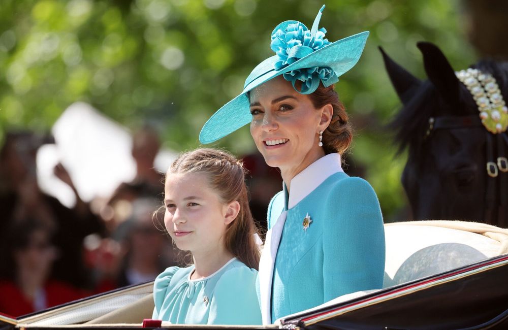 Pourquoi les mères et filles de la royauté se coiffent-elles de la même manière ?