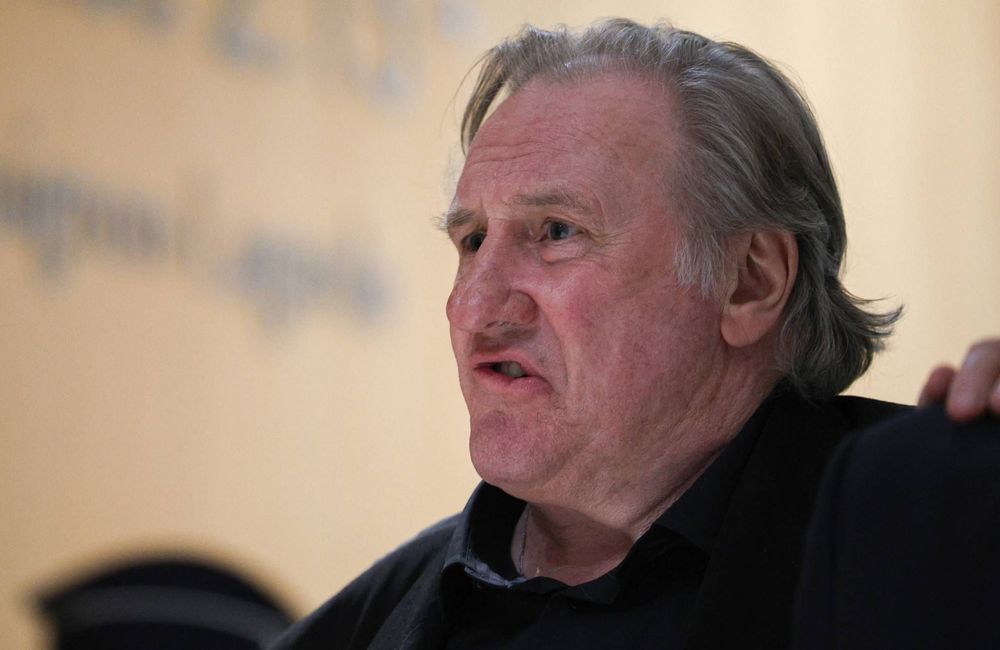 Gérard Depardieu, accusé par le « roi des paparazzis » italien, de nouveau devant la justice