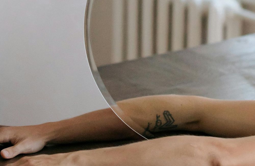 Cette recette anti tâche serait la réponse parfaite pour éviter les traces sur les vitres et les miroirs