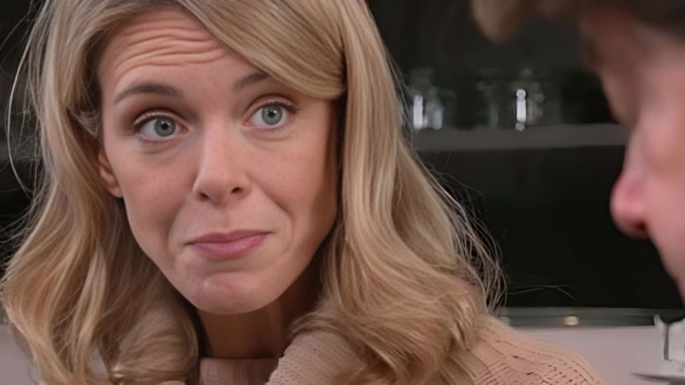 Après avoir quitté la France, Julie Andrieu sans détour sur son départ : "C’est tellement plus facile…"