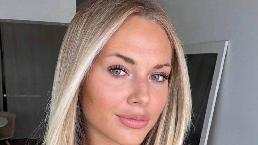 Cassandra Jullia : draguée par un footballeur de l'Équipe de France ? Elle balance sur les messages privés qu'elle reçoit !