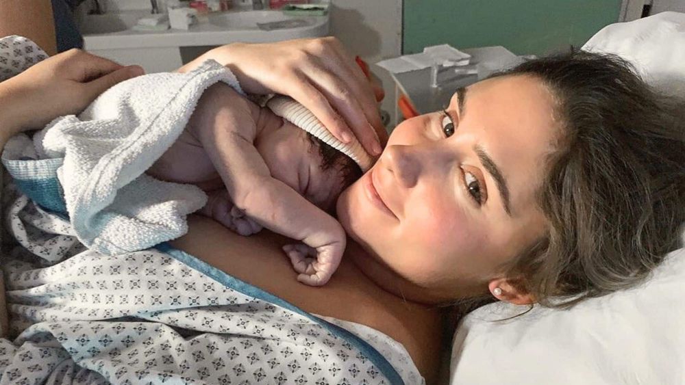 Jesta Hillman maman : ses deux garçons rencontrent le nouveau né pour la première fois, la vidéo dévoilée !