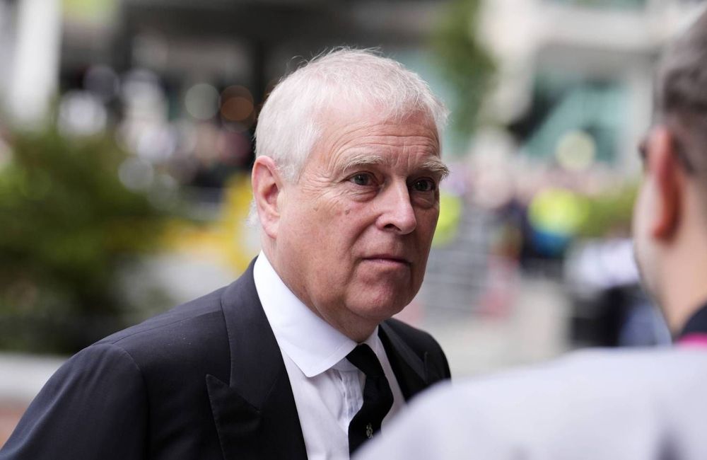 L’ex-prince Andrew arrêté dans une enquête liée à Jeffrey Epstein