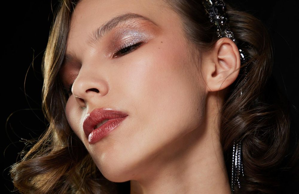 Quel rouge à lèvres choisir pour matcher avec votre tenue de soirée ?
