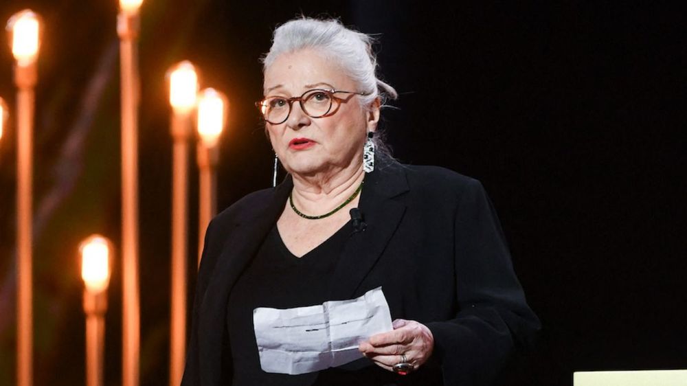 Josiane Balasko sans langue de bois sur les expulsions en France : "Pour les sans-papiers, c'est…"