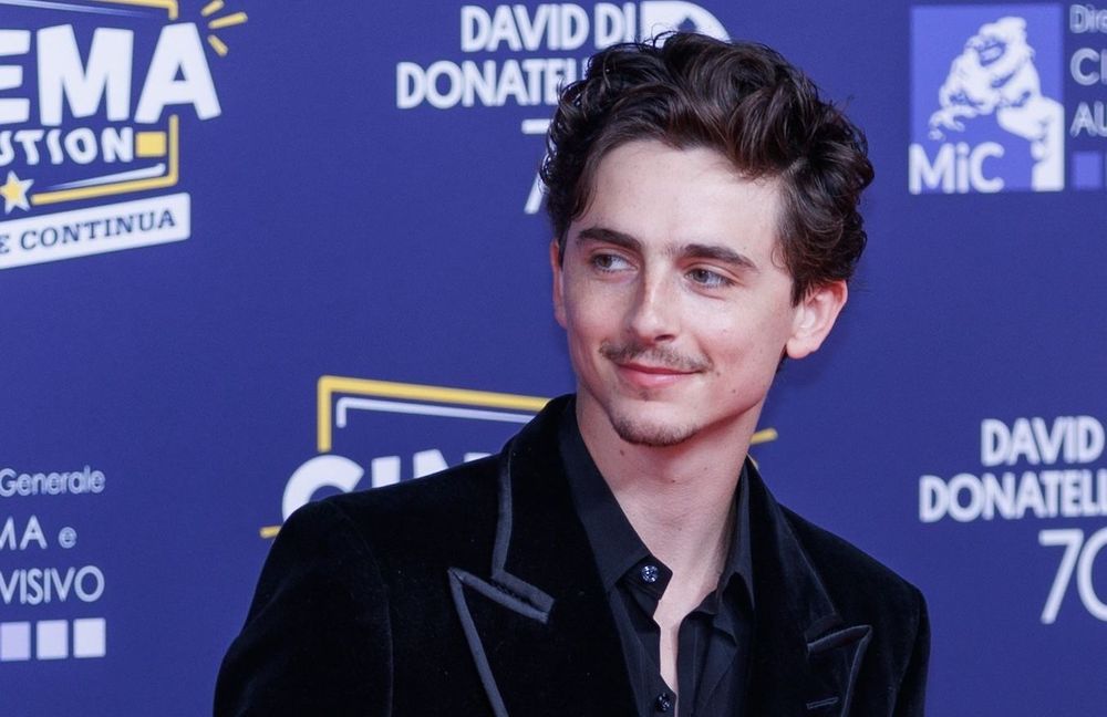 Timothée Chalamet en champion de ping-pong : l’intense bande-annonce du biopic « Marty Supreme » dévoilée
