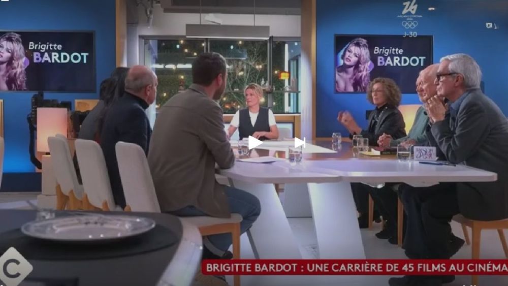 Gros malaise sur un plateau télé, une chroniqueuse sort les griffes, le sujet Brigitte Bardot fait exploser en plein direct : « Il n'est pas question de dire… »