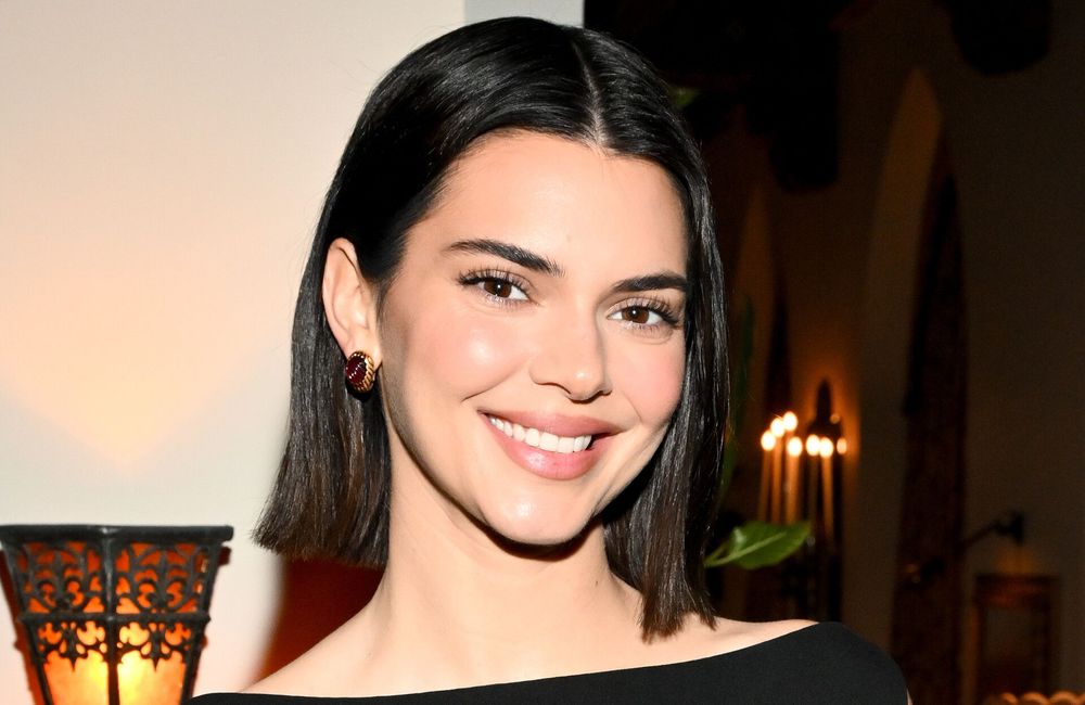 Les 6 secrets d’une peau éclatante révélés par la facialiste de Kendall Jenner