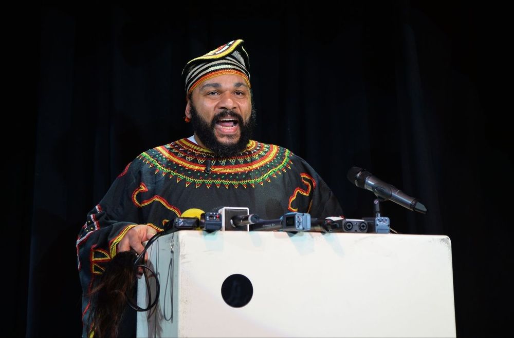"Pédophiles, escrocs, nazis" : Dieudonné pulvérise Cyril Hanouna, la Toile sous le choc