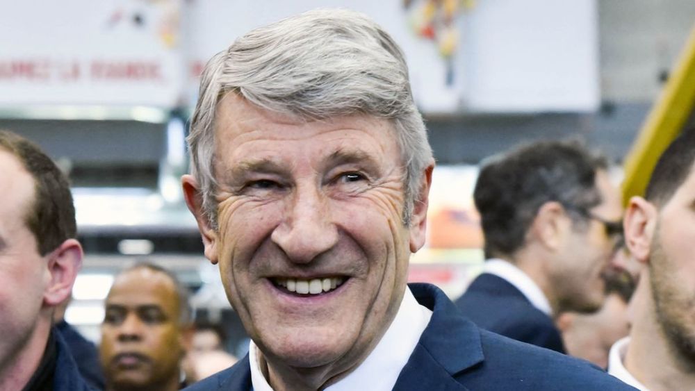 Philippe de Villiers (76 ans) joue de ses charmes auprès de Marine Le Pen : "Sa main ne tremblera pas quand il faudra..."
