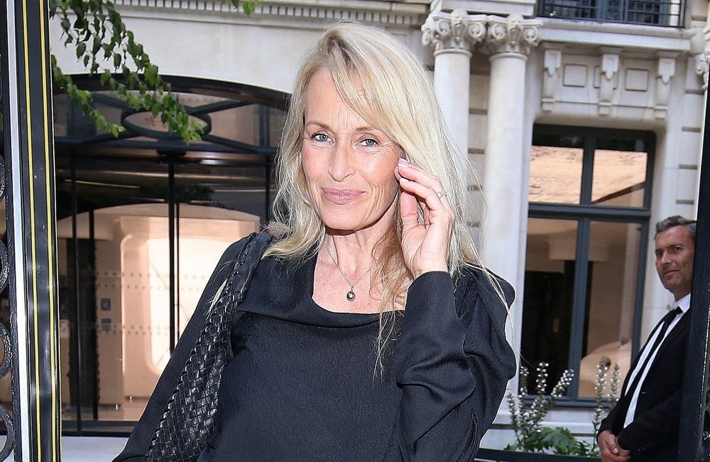 Estelle Lefébure complice avec son petit-fils Harrison, elle partage un tendre cliché