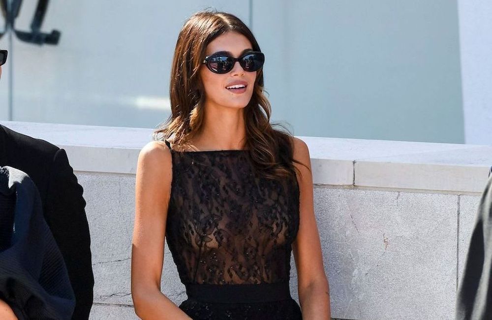 Kaia Gerber fait des ballerines Repetto les chaussures ultimes de la rentrée