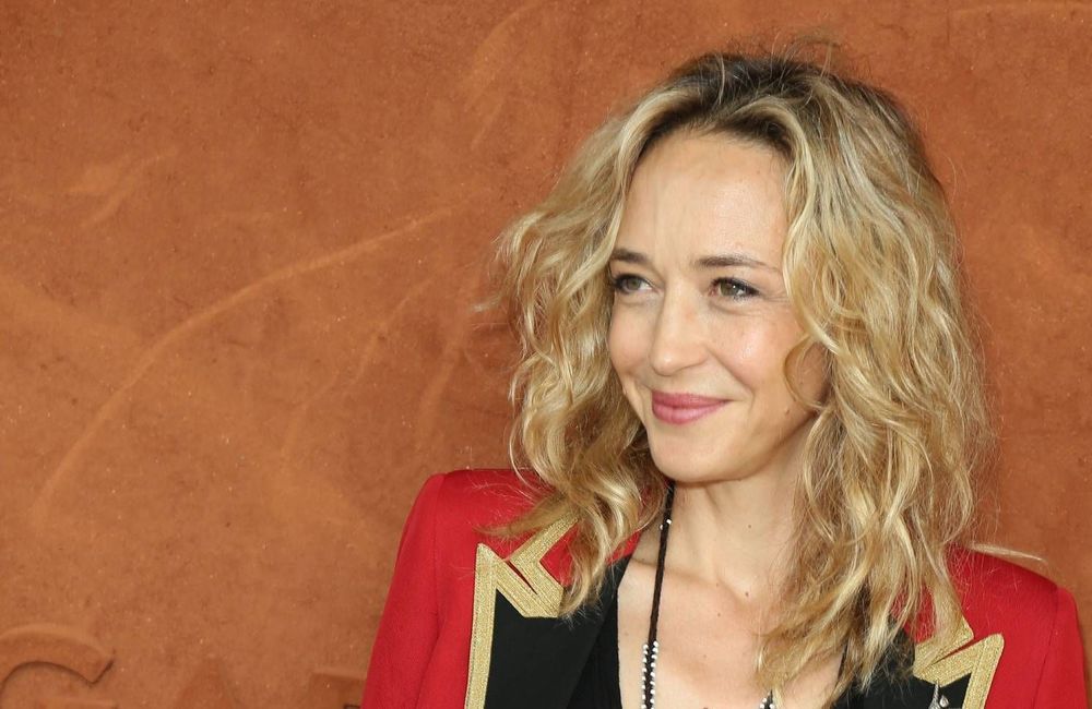 L’actrice Hélène de Fougerolles révèle avoir été victime de soumission chimique par « un type du théâtre »