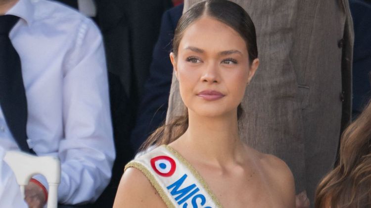 Hinaupoko Devèze révèle les dessous de sa dépression avant d’être élue Miss France : “Est-ce que je suis légitime ?”