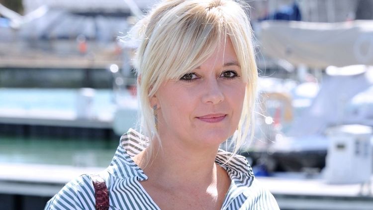 Flavie Flament taxée de "VULGAIRE" par un fan : sa réplique cinglante atomise les grincheux