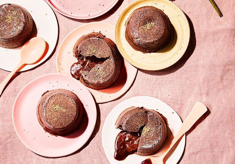 Moelleux, fondant, mi-cuit… Comment obtenir un gâteau au chocolat à la texture parfaite ?