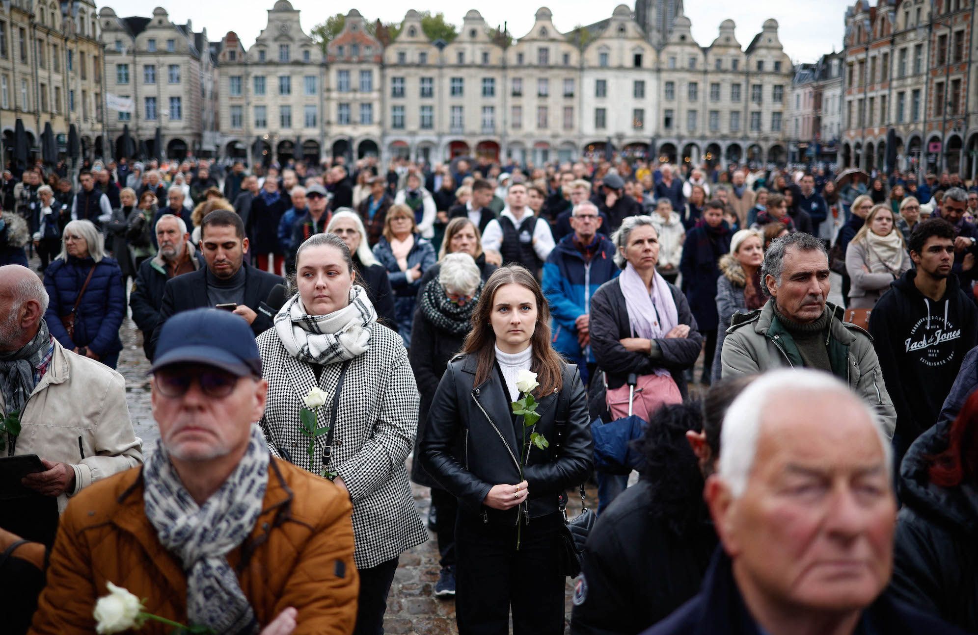 Aux obsèques de Dominique Bernard, l’émotion palpable des proches