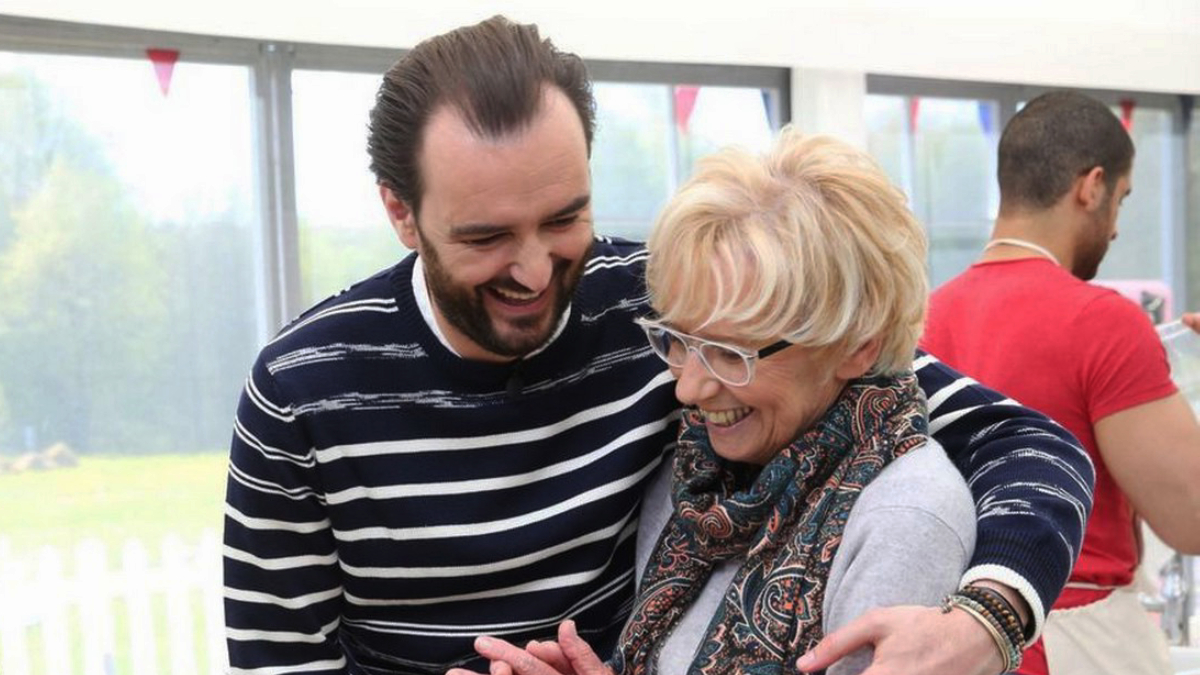 Le Meilleur Pâtissier : « Je lèche un peu », la blague osée de Cyril Lignac à Mercotte
